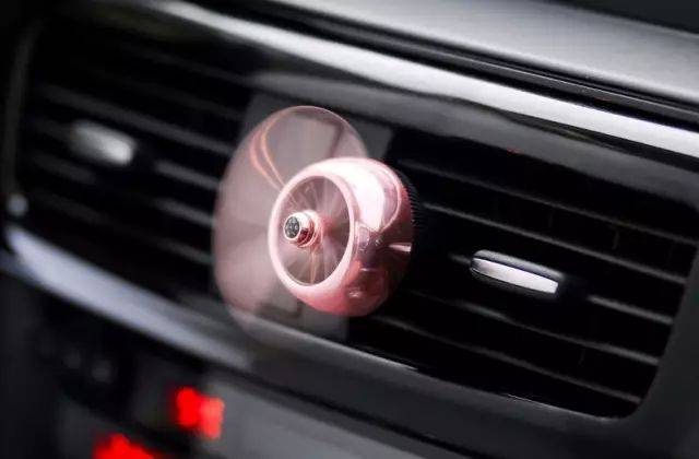 在车里"打飞机"是一种怎样的体验?