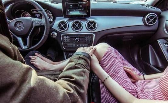 看看当年汽车大佬拍的广告网友称最后一家的尺度太大