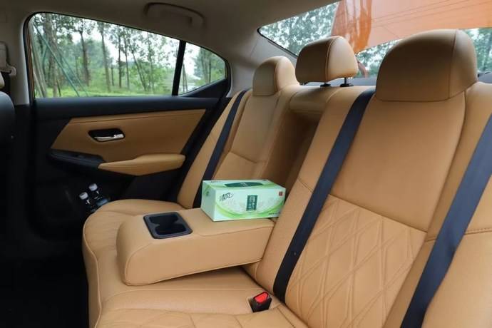 移动大沙发抢先试驾有着舒适灵魂的第14代轩逸