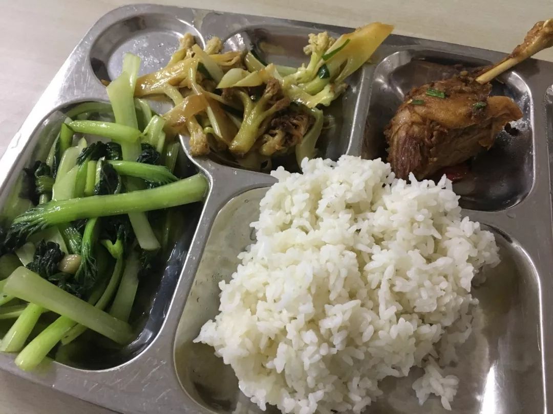 3天吃了7家店?魔都合资品牌4s店工作餐大横评