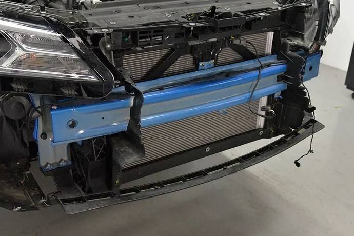 看看10万级别用料,荣威i5前后防撞梁拆解-有车以后