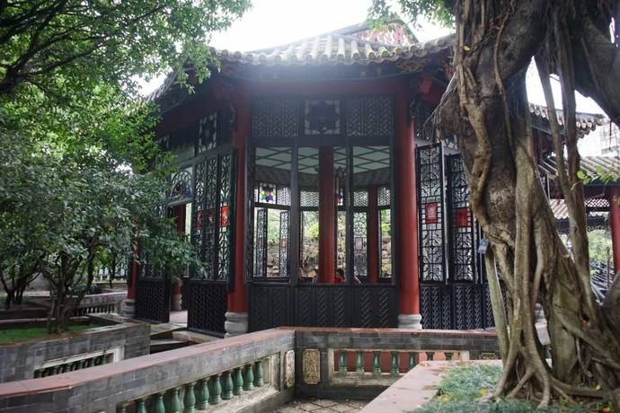 清晖园主要景点有船厅,碧溪草堂,澄漪亭,六角亭,惜阴书屋,竹苑,斗洞