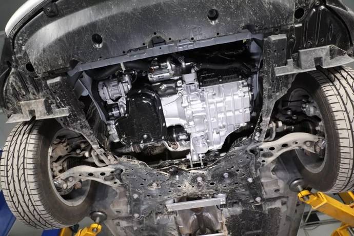 没有缩水的tnga丰田奕泽底盘评测