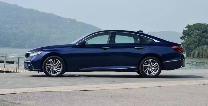 inspire就是给雅阁穿了一个运动背心