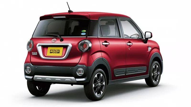 其实丰田pixis joy的本尊应该是大发cast,二者仅悬挂的logo不同.
