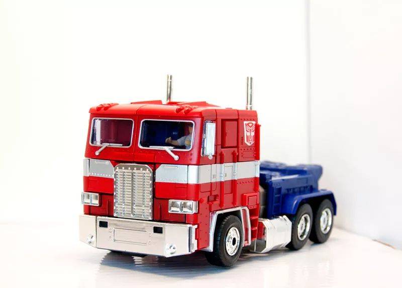 当年情变形金刚与汽车福莱纳fl86