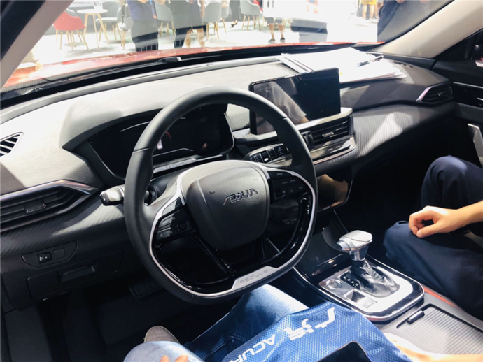 驭风而行的东风风神aeolus