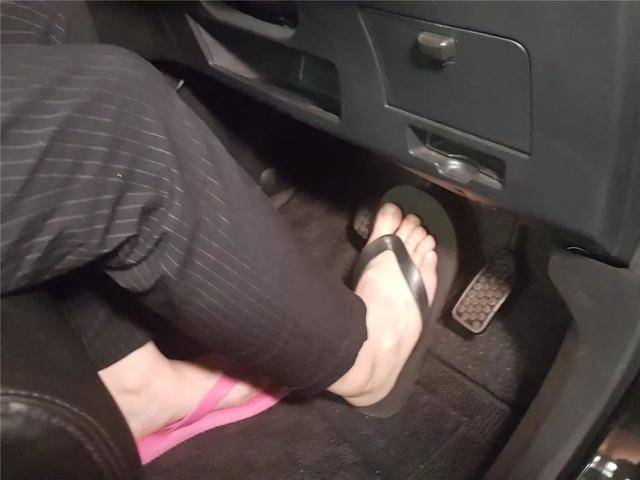 头皮发麻这些奇葩驾驶行为你犯过吗