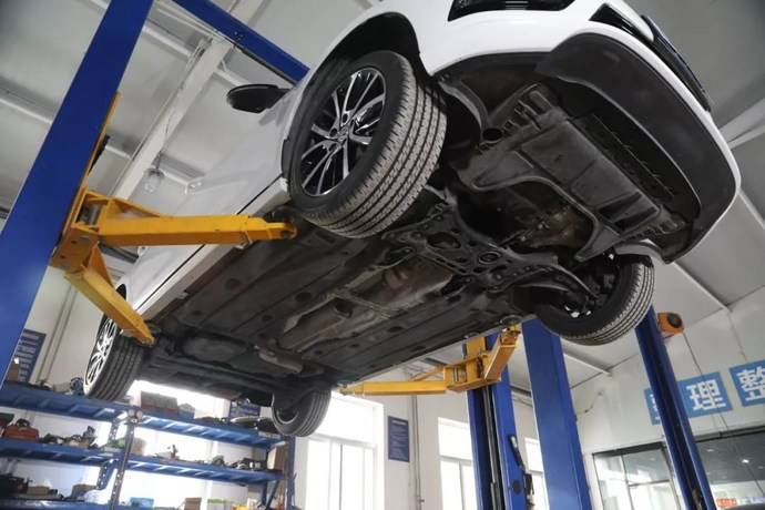 唯一没黑点的大众车 解析高尔夫1.4t底盘_有车以后