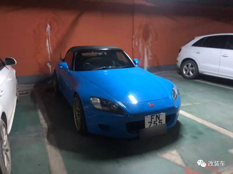 将菱帅改装evo4的样子就连妹子都阻挡不了它的诱惑