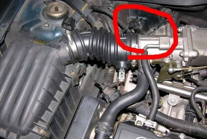 怠速马达对发动机的影响修车师傅这样做教你清洗怠速马达