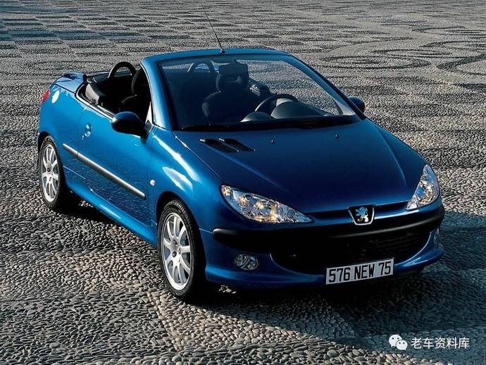 十几年前的法国时尚小敞篷标致206cc