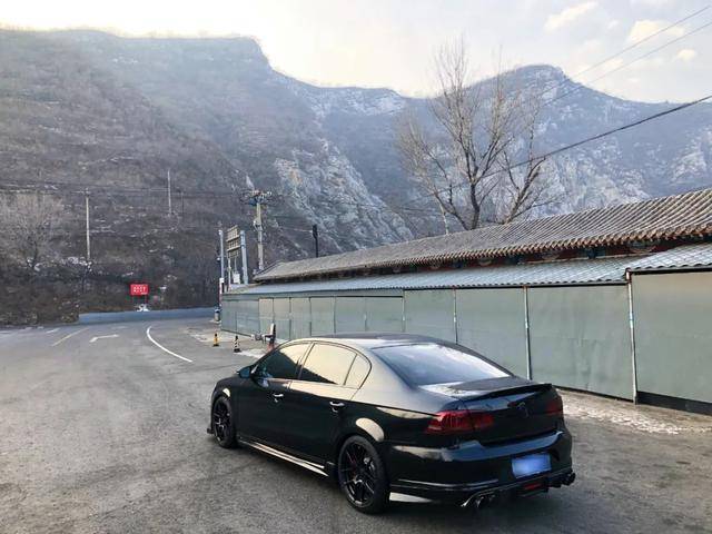 自带商务范的迈腾b7褪去西装成为黑武士