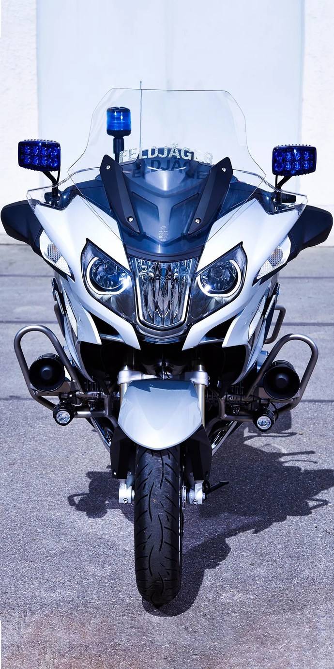 图宝马警用摩托