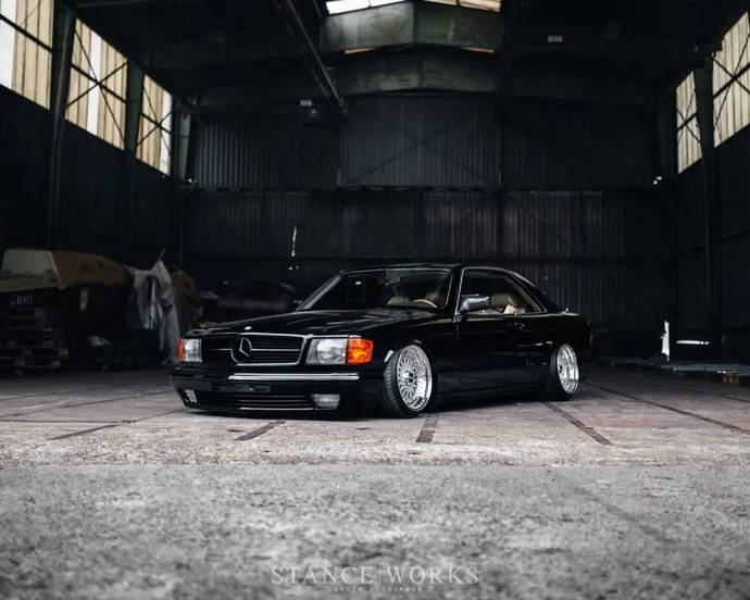 两面派的梅赛德斯奔驰560sec