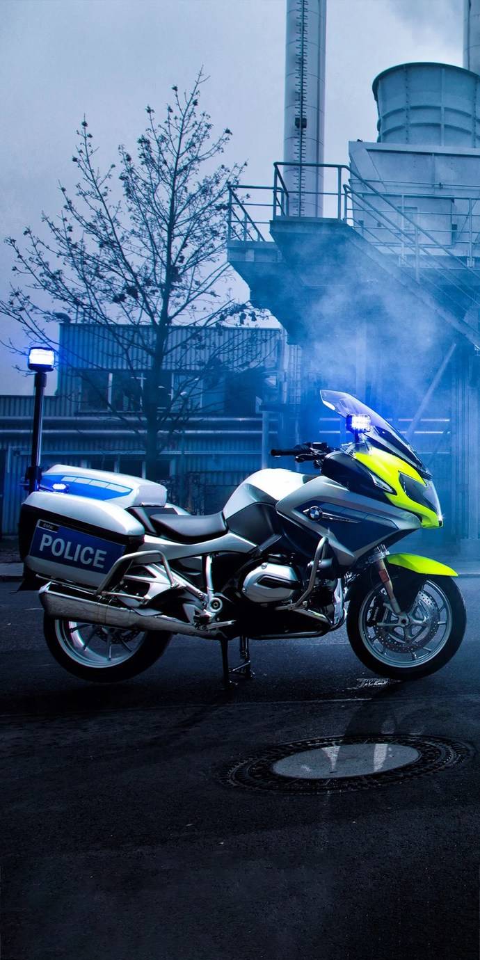 图宝马警用摩托