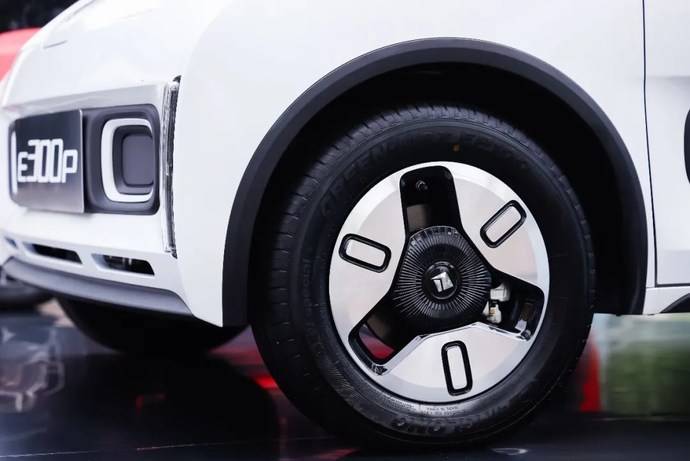 新宝骏e300售648万起用黑科技刷新你对微型纯电动车的认知