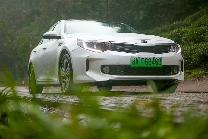 不充电也省油,还能上新能源牌照;深度试驾起亚k5 phev-有车以后