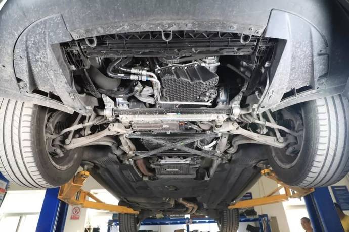 将运动进行到底保时捷macan底盘解析