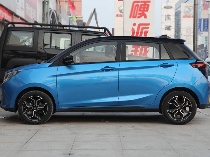 永源汽车共三个车系,分别是两款suv车型的猎鹰和永源a380以及商用车型