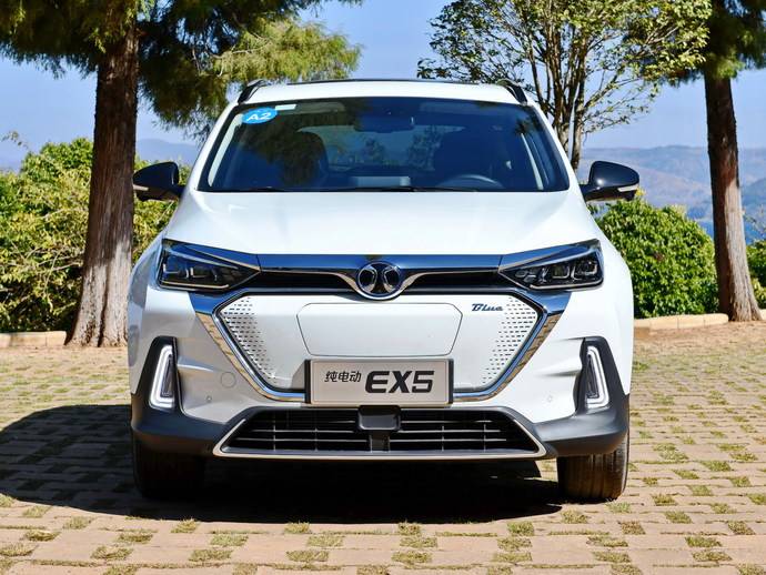 北汽新能源ex52019款悦尚版车身尺寸是多少