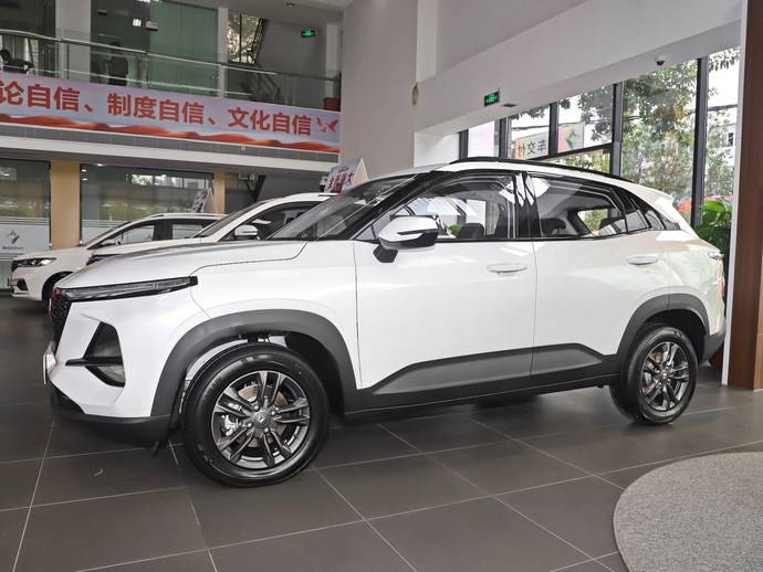 新宝骏rs3长宽高