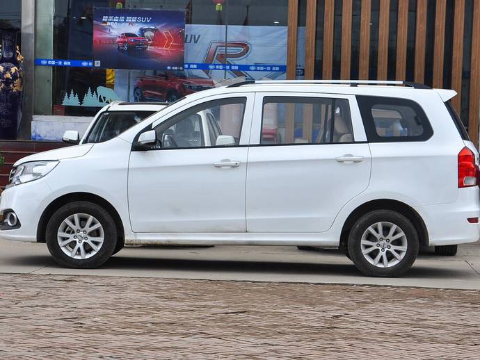 我国第一辆国产汽车是什么牌子