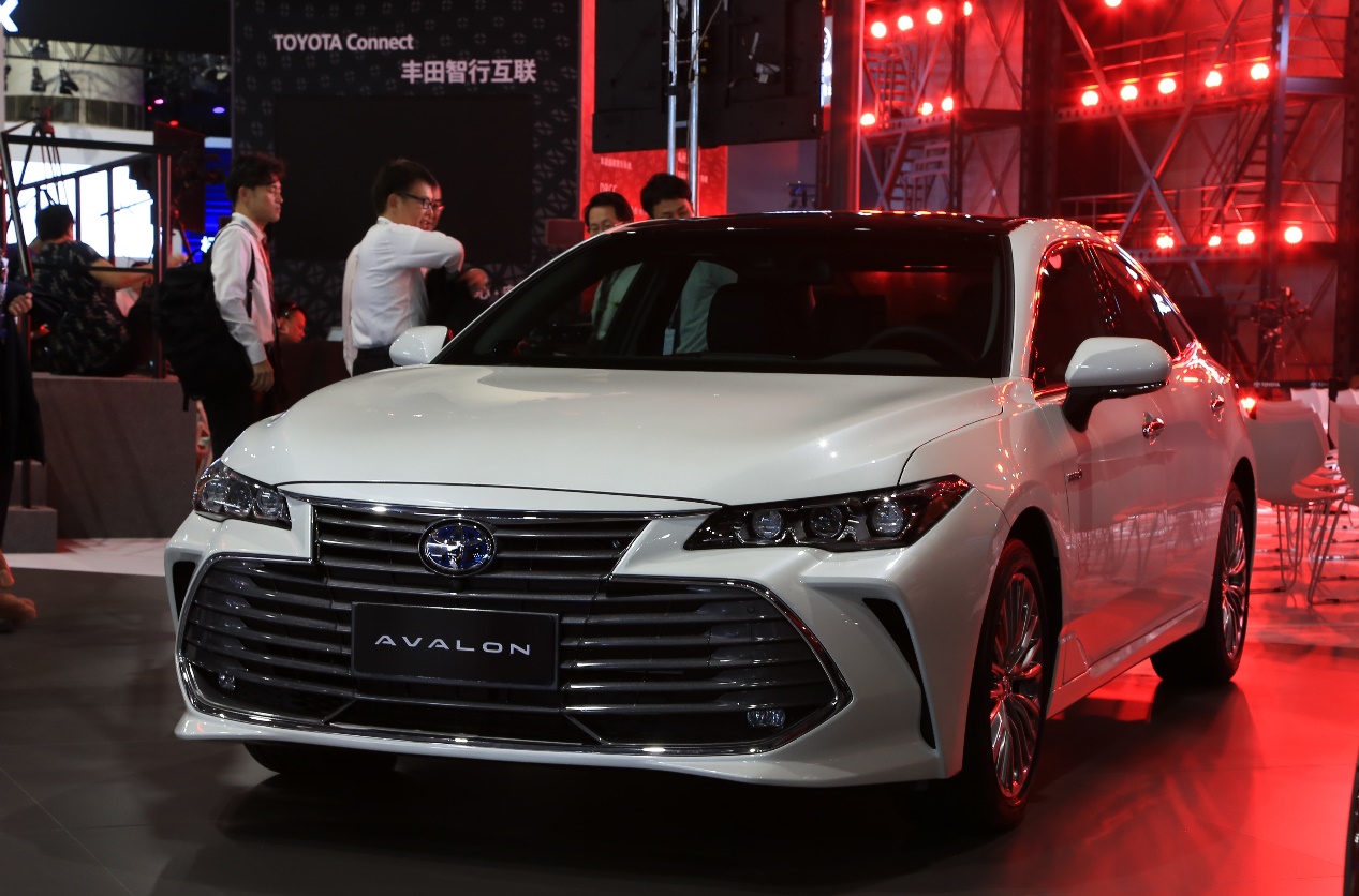 丰田旗舰新选择国产亚洲龙车展实拍