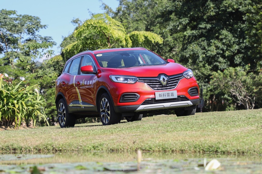 试驾15万合资suv新搅局者试新款雷诺科雷嘉