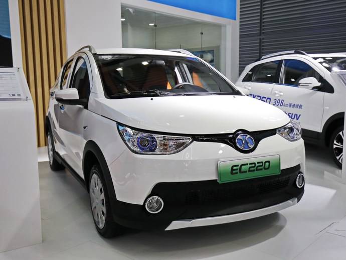 58万起,北汽新能源ec220标准版上市_有车以后