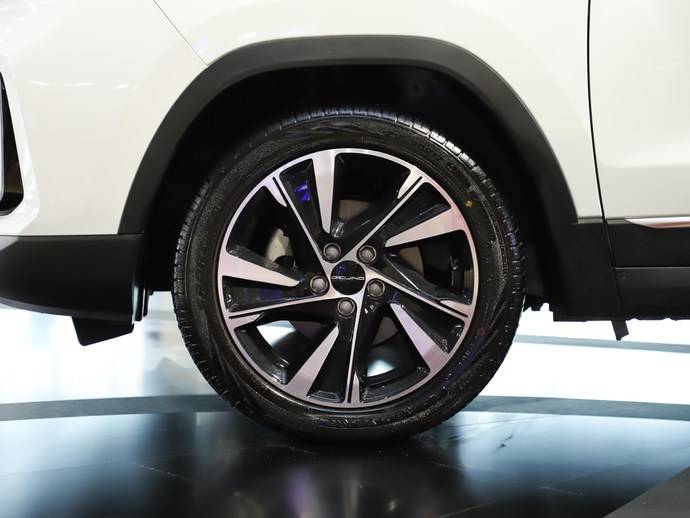 实拍不到6万起售静态体验北汽智达x3