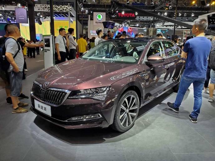 16992399万改款斯柯达速派上市