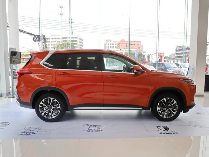 全民定制中型suv 上汽maxus d60到店实拍