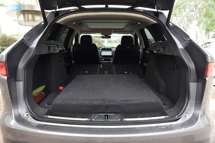 捷豹f-pace空间实测,没有加长果然一般-有车以后