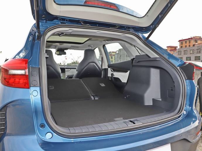 续航520km,造车新势力,威马ex5-z到店实拍_有车以后