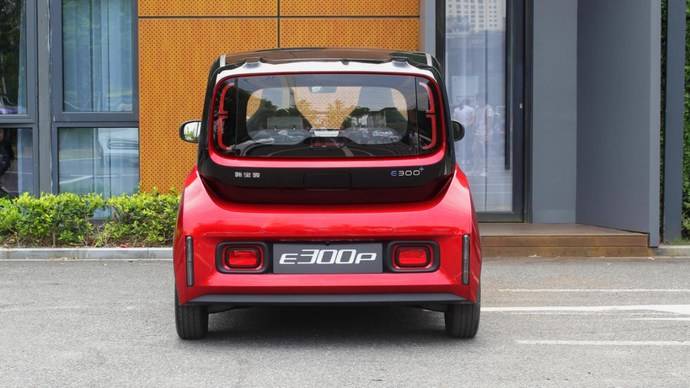 那这样的设计注定是失败的,新宝骏e300新颖的外观设计,在微型纯电动车