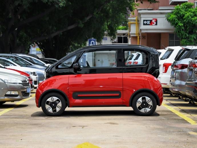 新宝骏e300plus到店实拍-有车以后