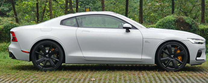 类似倒三角的车标是什么车