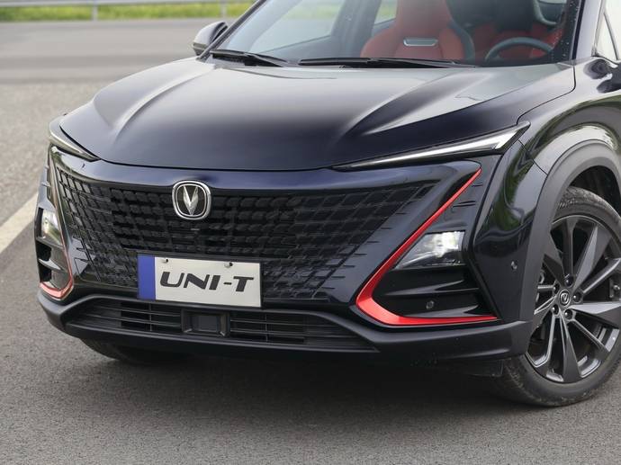 外观设计方面,长安uni-t的设计由长安汽车多国设计师合作完成,据长安