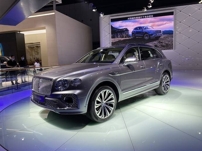 贵气逼人新款宾利添越亮相成都车展