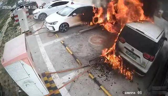 电动汽车又火了新能源车的电池到底安全吗