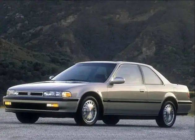 90年代经典汽车不只有桑塔纳 这四款车非常流行 你见过吗 有车以后