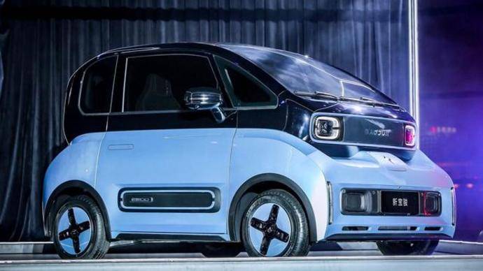 换标后的宝骏e300五菱全新微型纯电车型发布