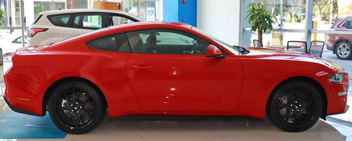 一匹飞马标志是什么车