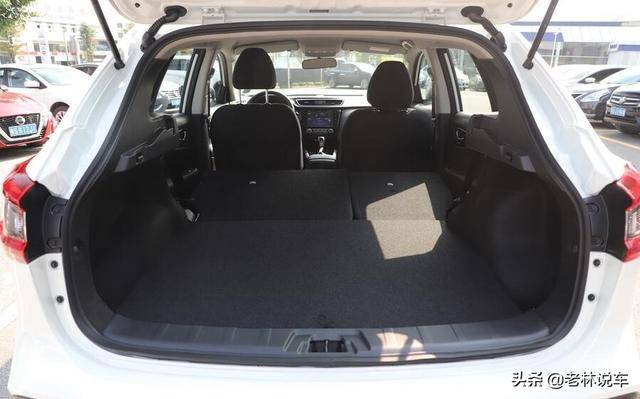 很适合自驾游的日产逍客放倒后排就是床关键长途驾驶还不累