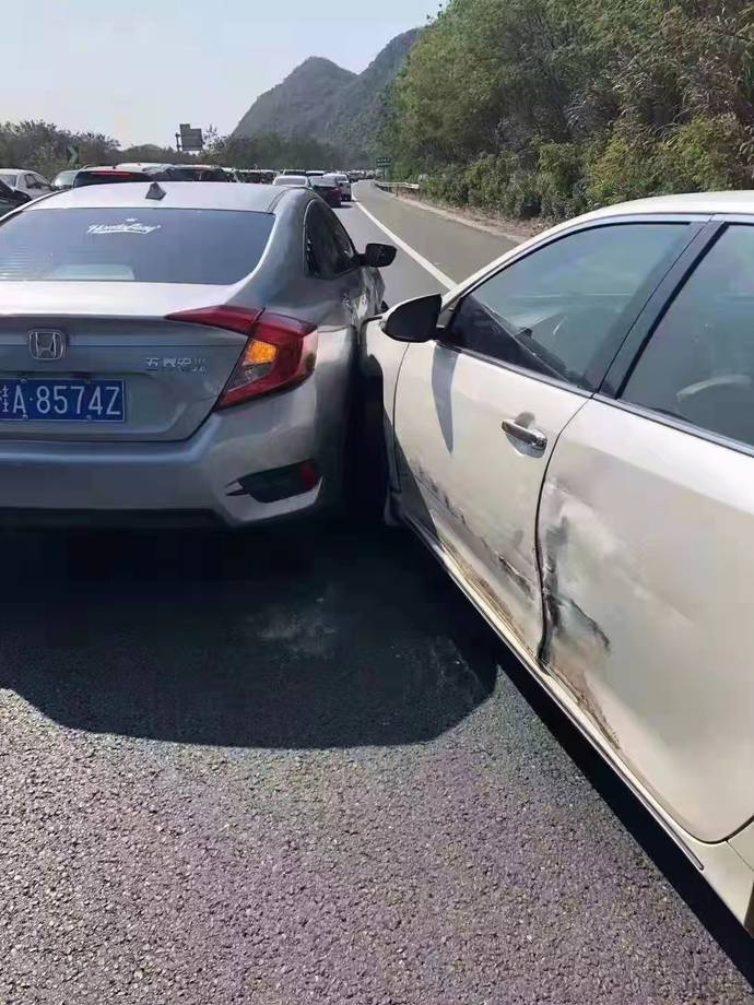 事故会思域撞别人车却不用负责任只因对方做错了这两件事