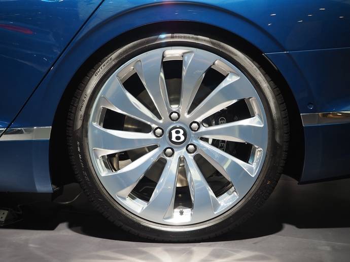 极致奢华宾利全系亮相粤港澳大湾区车展