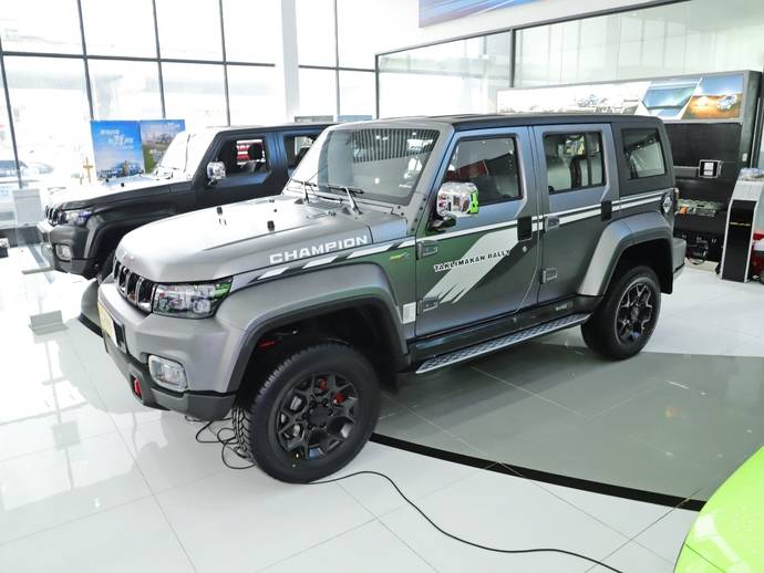 【到店实拍】北京bj40环塔冠军2022款:最强素车,带前后两把锁,售20.