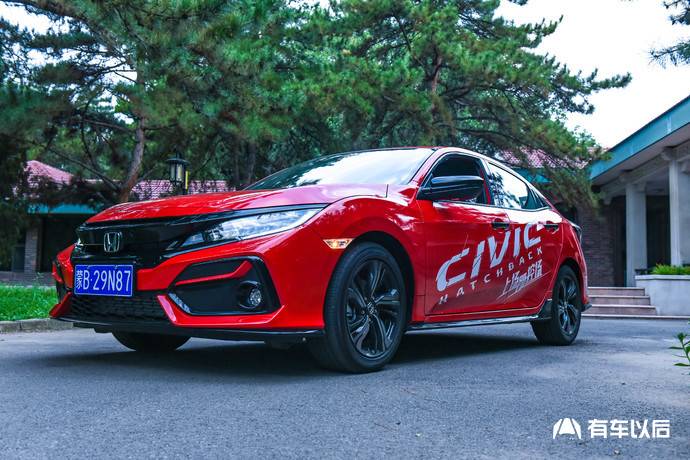 躁动de赤色精灵静评东风本田思域两厢小跑