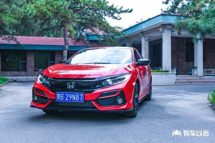 躁动de赤色精灵静评东风本田思域两厢小跑